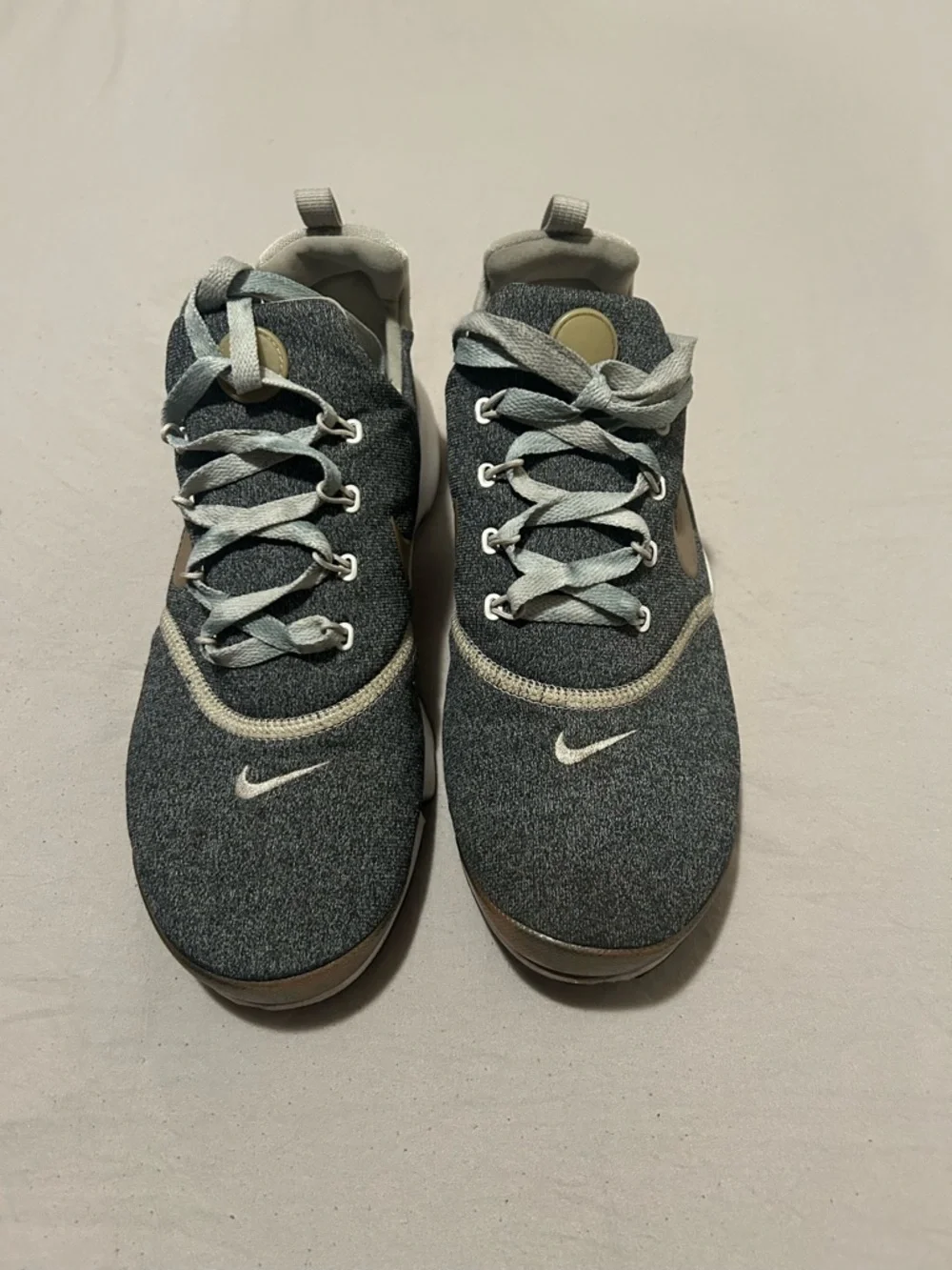 Nike Women's Heathered Gray and Light Beige Athletic Sneakers